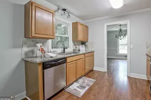 205 Kingswood Dr, Fayetteville, GA 30215 - Photo 5