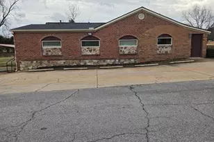 293 N Broad St, Winder, GA 30680 - Photo 1