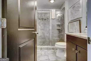 310 W Broughton St, Savannah, GA 31401 - Photo 9