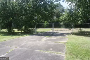 207 Cambridge Dr, Warner Robins, GA 31093 - Photo 1