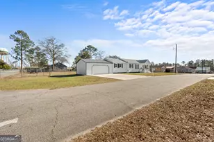 124 Pierce Ave, Swainsboro, GA 30401 - Photo 3