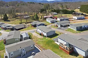 121 N Gemstone Ave, Franklin, NC 28734 - Photo 29