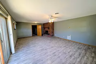 96 B Glencrest Dr, Toccoa, GA 30577 - Photo 3