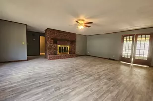 96 Glencrest Dr, Toccoa, GA 30577 - Photo 9