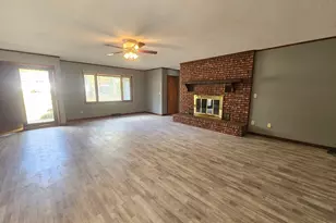 96 Glencrest Dr, Toccoa, GA 30577 - Photo 3