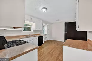 1015 Nimblewood Way, Stone Mountain, GA 30088 - Photo 19