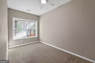 502 Shadow Valley Ct, Lithonia, GA 30058 - Photo 9