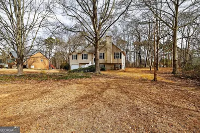 205 Pineknoll Court, Ellenwood, GA 30294 - Photo 3