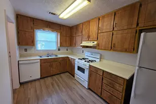 370 Williamsburg Way, Fayetteville, GA 30214 - Photo 3