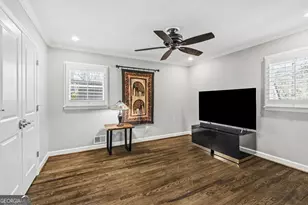 2318 Midvale Cir, Tucker, GA 30084 - Photo 9