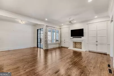 8 W Wieuca Road NE, Atlanta, GA 30342 - Photo 11