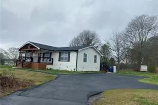 318 Willowwind Dr, Loganville, GA 30052 - Photo 17