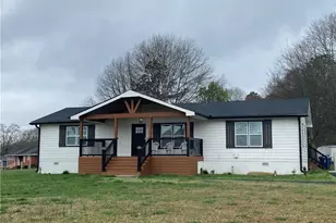 318 Willowwind Dr, Loganville, GA 30052 - Photo 1