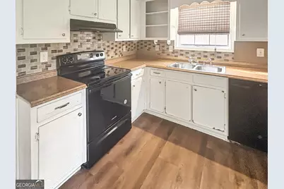 1151 Pinedale Circle NW, Conyers, GA 30012 - Photo 5