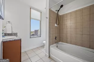 565 Peachtree Street NE, Atlanta, GA 30308 - Photo 21