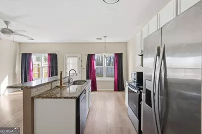 5100 Windsor Forrest Lane, College Park, GA 30349 - Photo 11