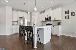 504 Elm Bluff Way, Lawrenceville, GA 30043 - Photo 3