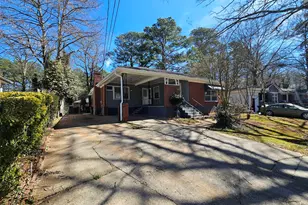 2654 Plantation Dr, East Point, GA 30344 - Photo 5