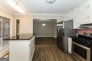 1868 Lake Ridge Ct, Jonesboro, GA 30236 - Photo 7