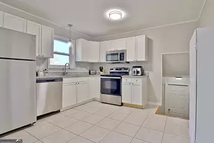 218 Hilltop Dr, Peachtree City, GA 30269 - Photo 9