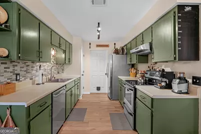 218 Chandra Way, Hinesville, GA 31313 - Photo 3