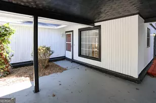 512 Rockborough Terrace, Stone Mountain, GA 30083 - Photo 3