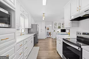 548 S 5th St, Jesup, GA 31545 - Photo 11