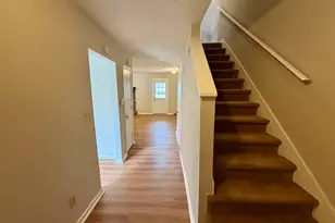 8515 Pineland Dr, Jonesboro, GA 30238 - Photo 3