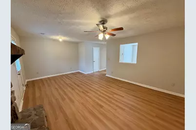 8515 Pineland Drive, Jonesboro, GA 30238 - Photo 7