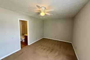 8515 Pineland Dr, Jonesboro, GA 30238 - Photo 11