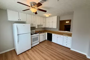 8515 Pineland Dr, Jonesboro, GA 30238 - Photo 5