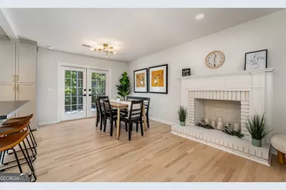 677 Hillandale Circle SW, Marietta, GA 30064 - Photo 7