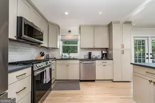 677 Hillandale Circle SW, Marietta, GA 30064 - Photo 13