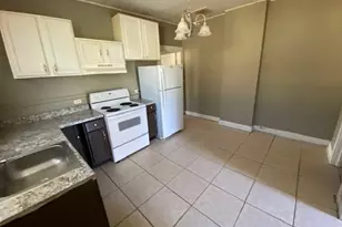 209 W Tinsley St, Griffin, GA 30223 - Photo 9