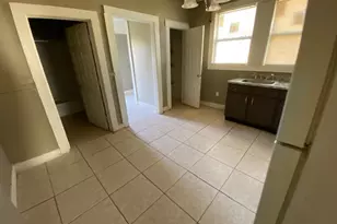 209 W Tinsley St, Griffin, GA 30223 - Photo 7