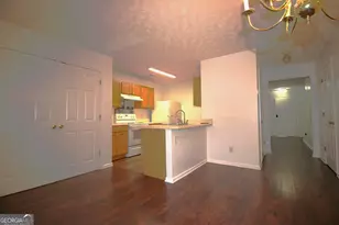 2296 Strathmoor Manor Dr, Lithonia, GA 30058 - Photo 7