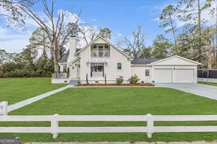 686 S 4th St, Jesup, GA 31545 - Photo 1