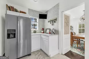 686 S 4th St, Jesup, GA 31545 - Photo 11