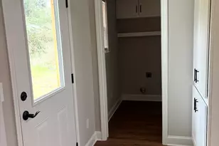 121 Johnson St, Barnesville, GA 30204 - Photo 9