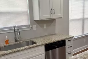 121 Johnson St, Barnesville, GA 30204 - Photo 7