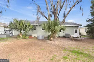 1913 E 60th St, Savannah, GA 31404 - Photo 25