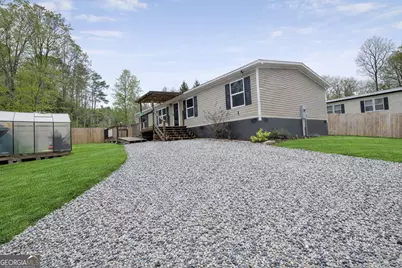 112 Fisherman Cove, Lavonia, GA 30553 - Photo 1