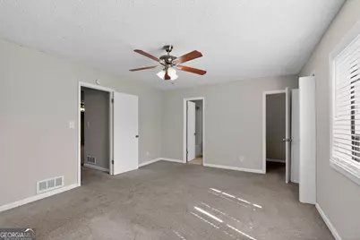 879 Lost Creek Circle, Stone Mountain, GA 30088 - Photo 17