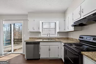 879 Lost Creek Cir, Stone Mountain, GA 30088 - Photo 13