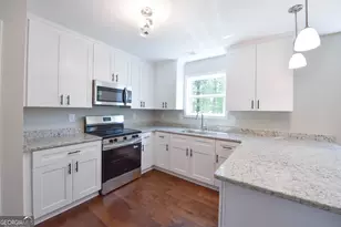 12 St Charles Pl, Grantville, GA 30220 - Photo 5