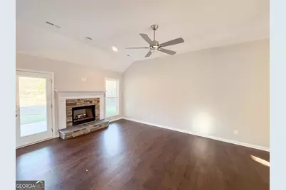 104 Fuller Court, Grantville, GA 30220 - Photo 7