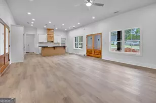 108 Woodcrest Dr, Jackson, GA 30233 - Photo 5