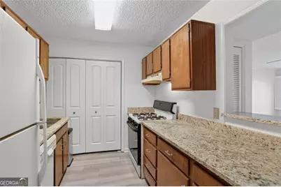 583 Emory Oaks Way, Decatur, GA 30033 - Photo 11