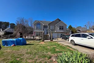 121 Bombay Ln, Grantville, GA 30220 - Photo 7