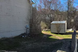 121 Bombay Ln, Grantville, GA 30220 - Photo 13